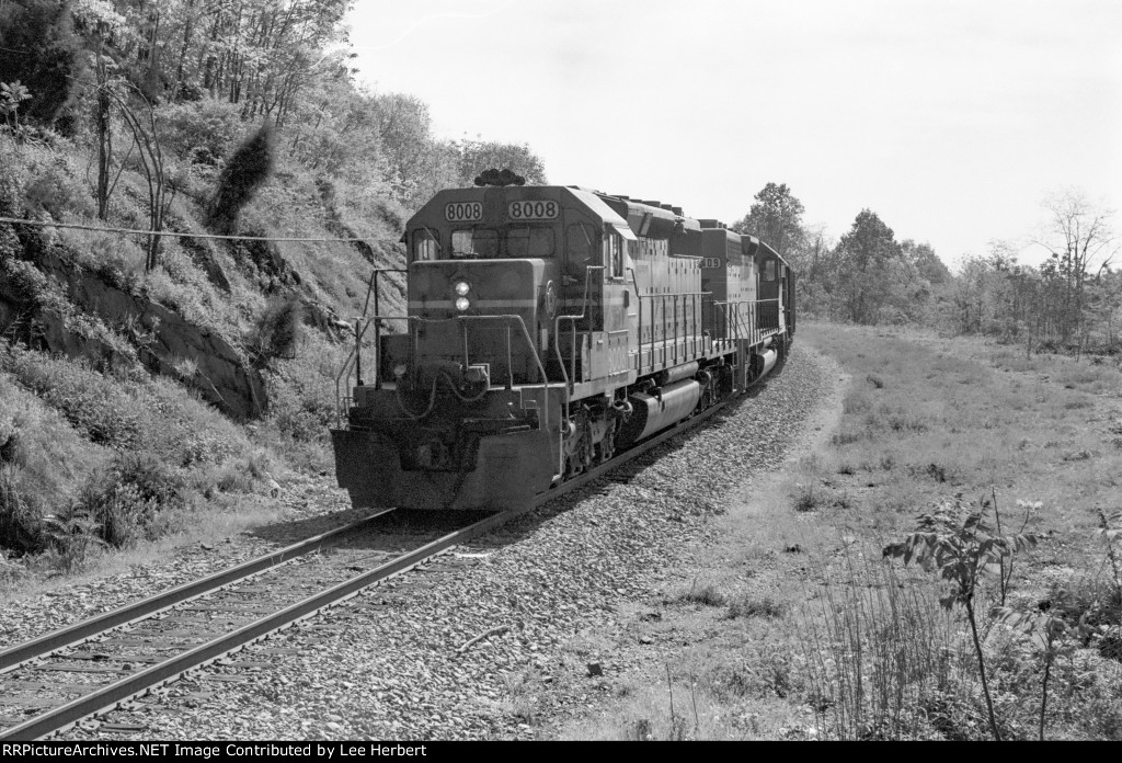 CSX 8008 at the Blue Ridge Tunnel